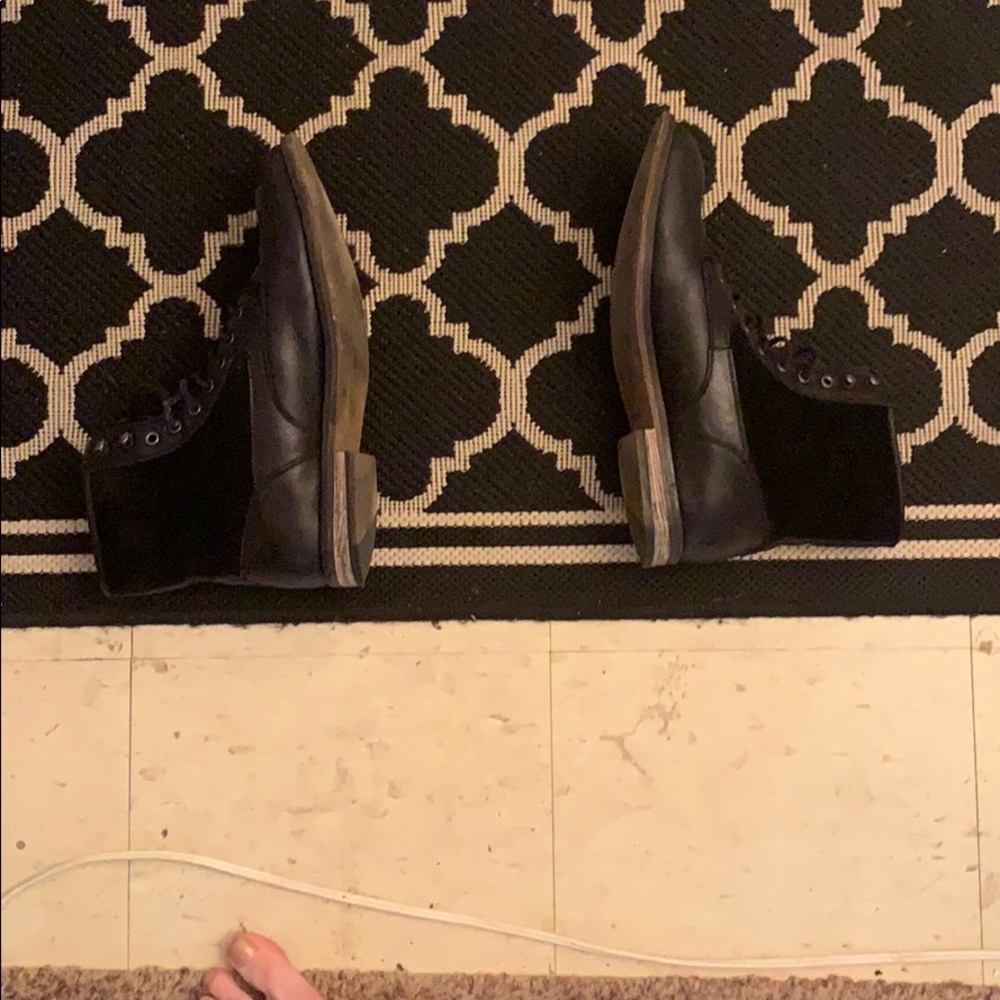 GUESS boots - Picture 3 of 3